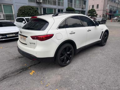 QX70