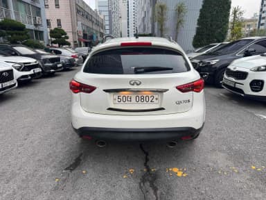 QX70