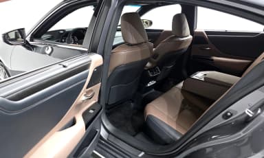 ES300h 7th Generation
