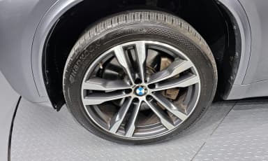 X5 (F15)