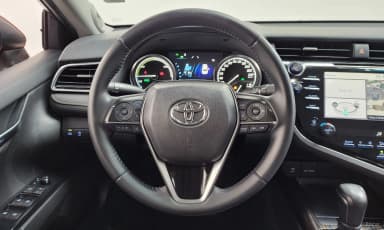 Camry (XV70)