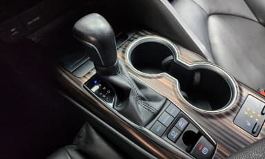 Camry (XV70)