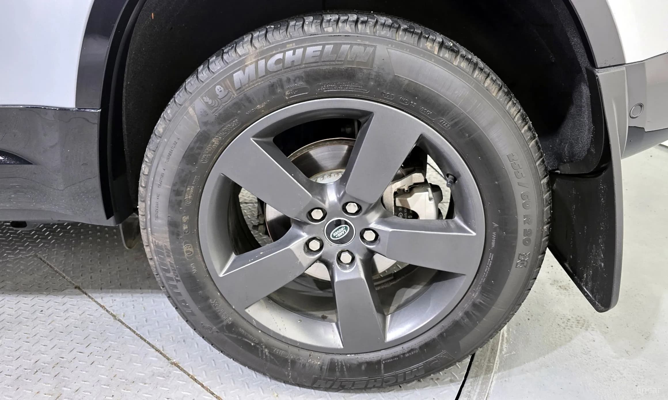 Defender (L663)