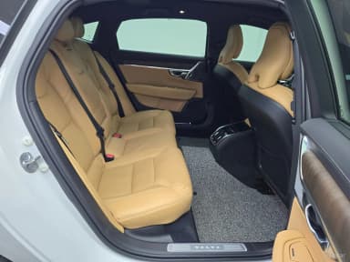 S90