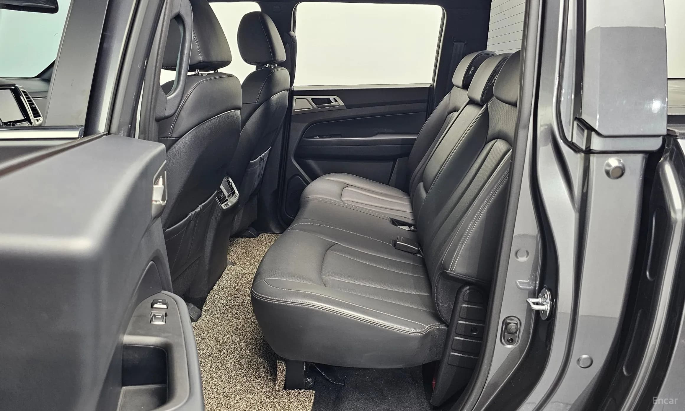Rexton Sports Khan