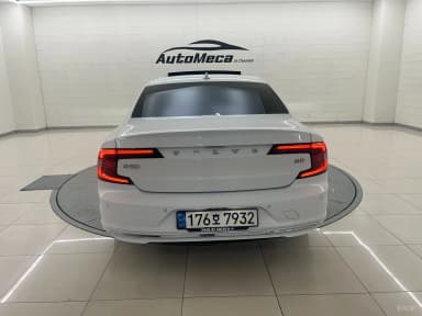 S90