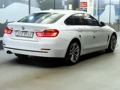 Series 4 (F32)