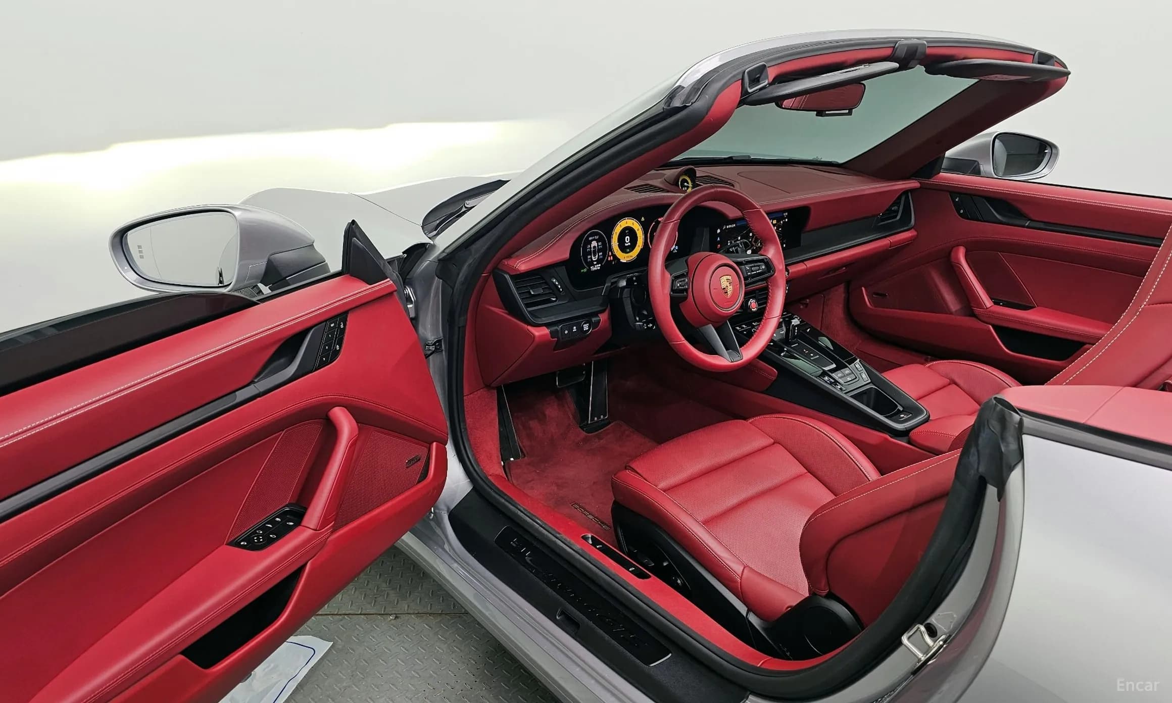 911 (992)