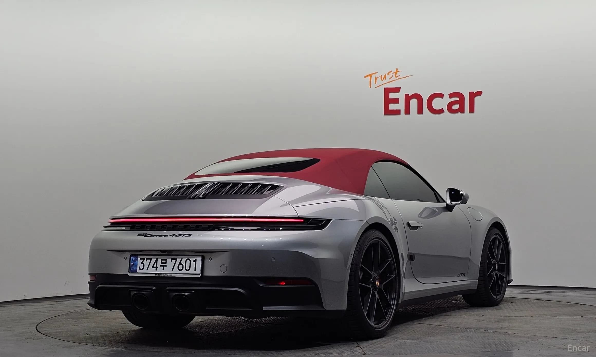 911 (992)