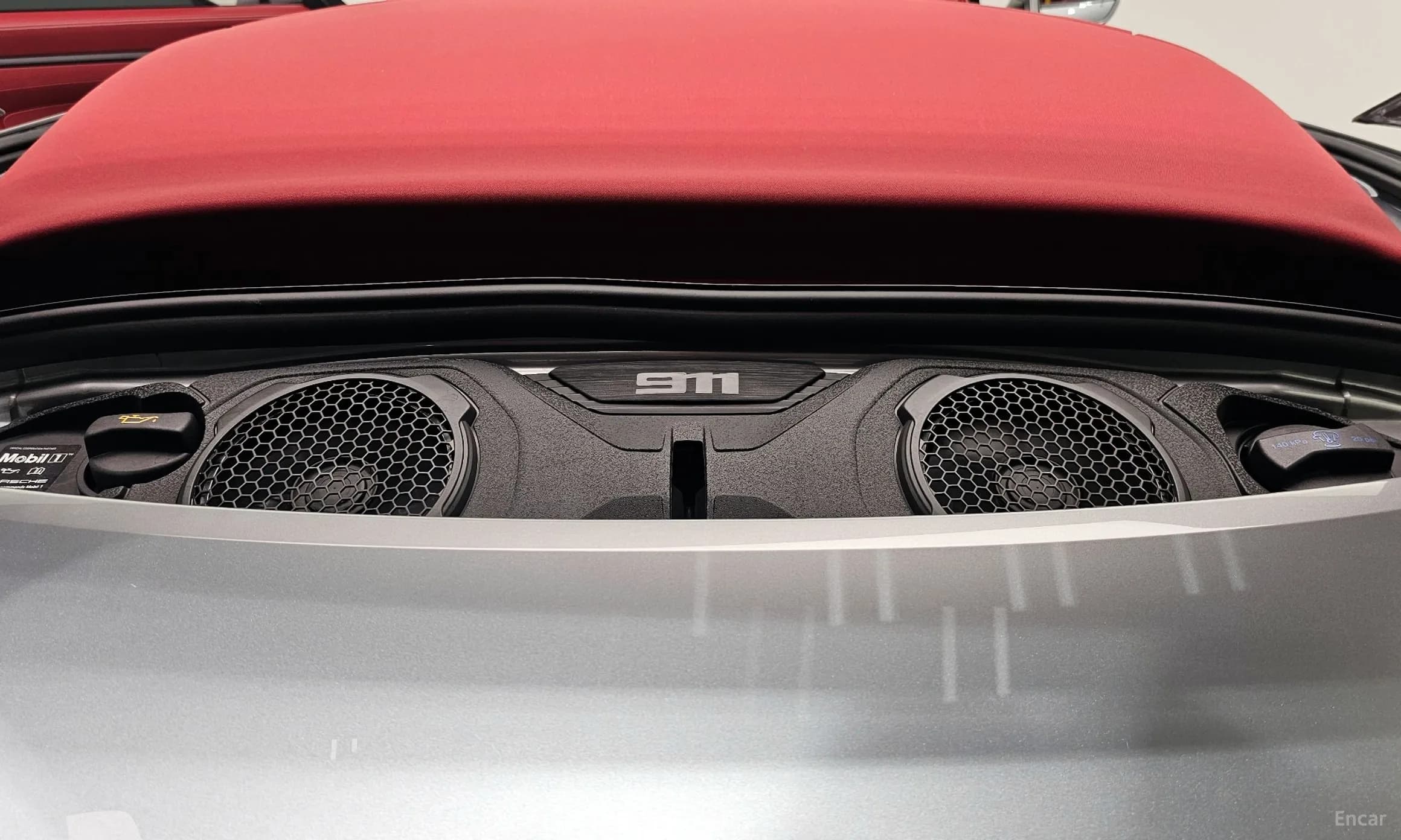 911 (992)