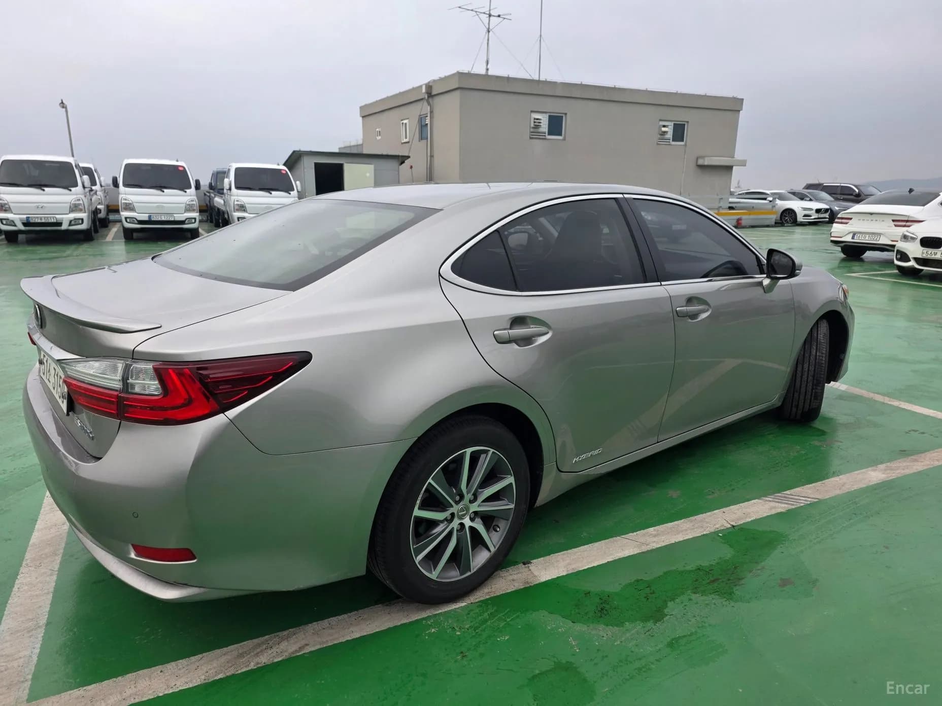 New ES300h