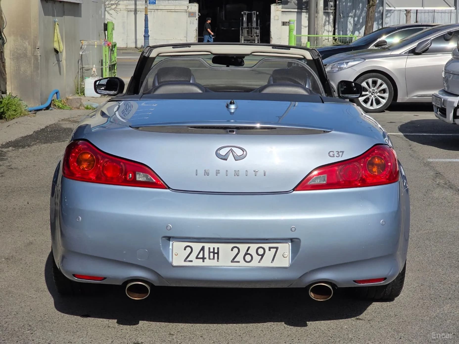 G37
