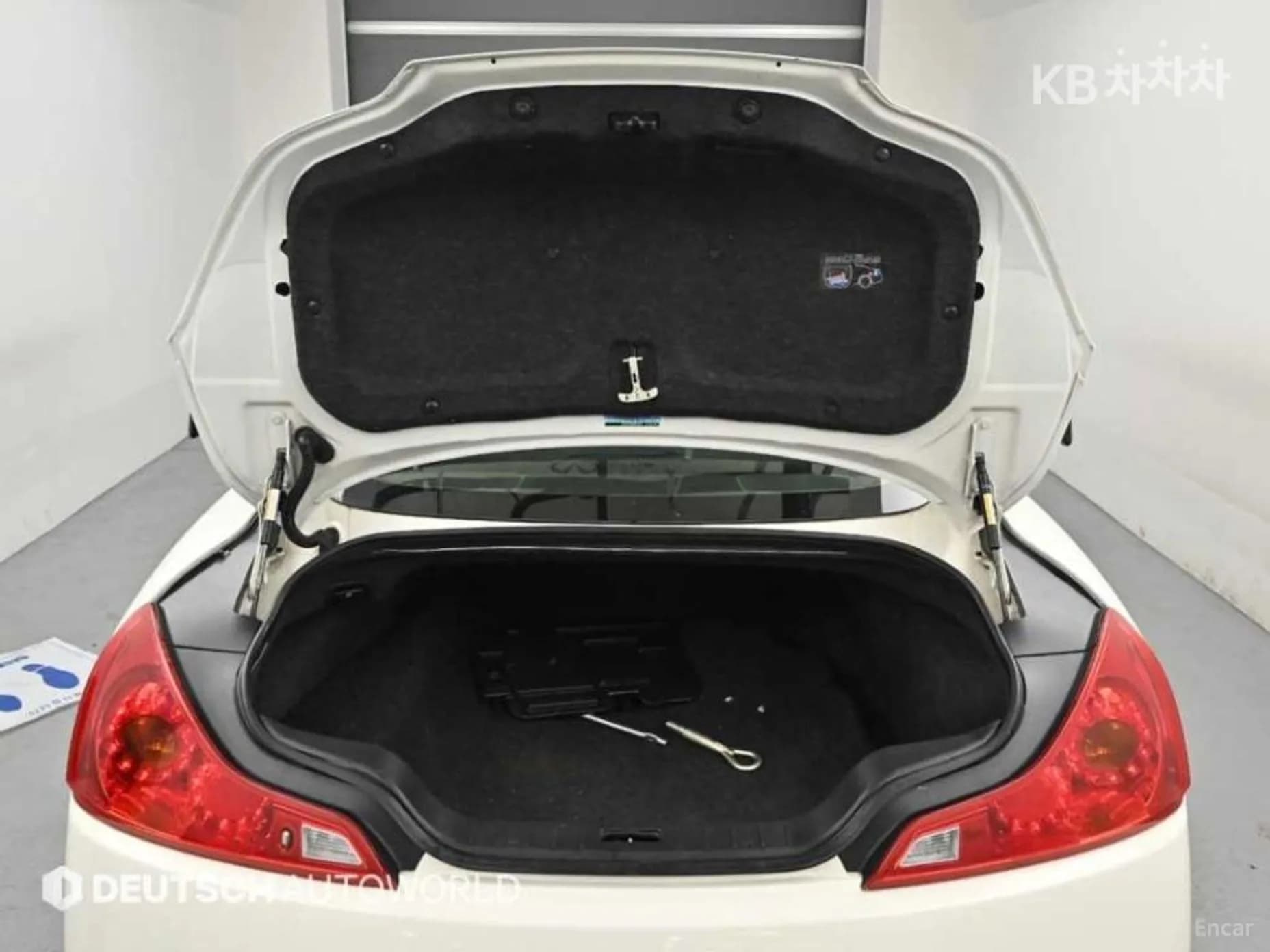 G37