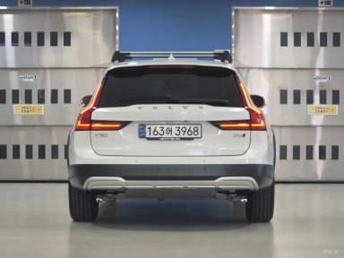 V90 Cross Country