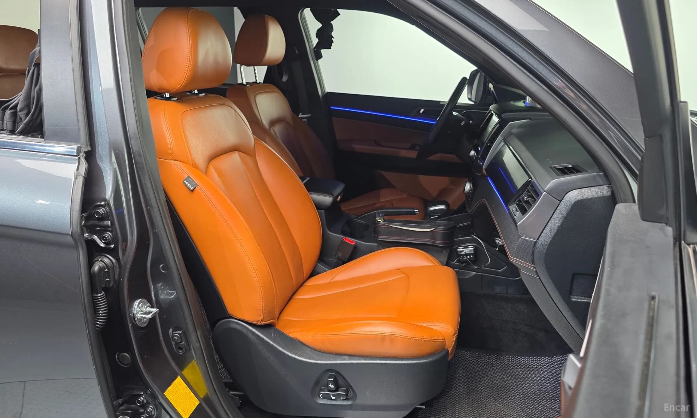 Rexton Sports Khan