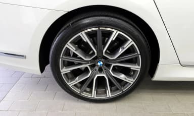 7 Series (G11)