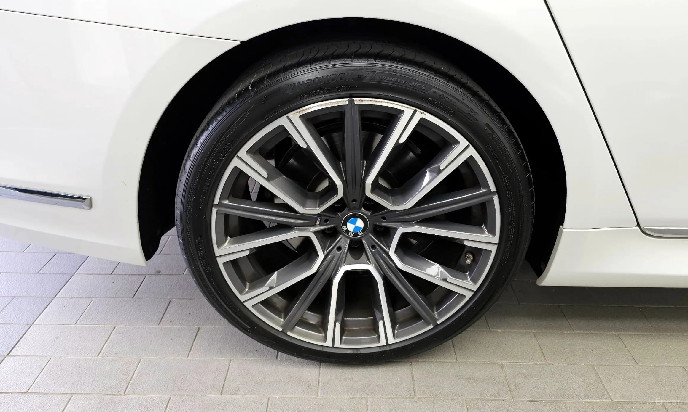 7 Series (G11)