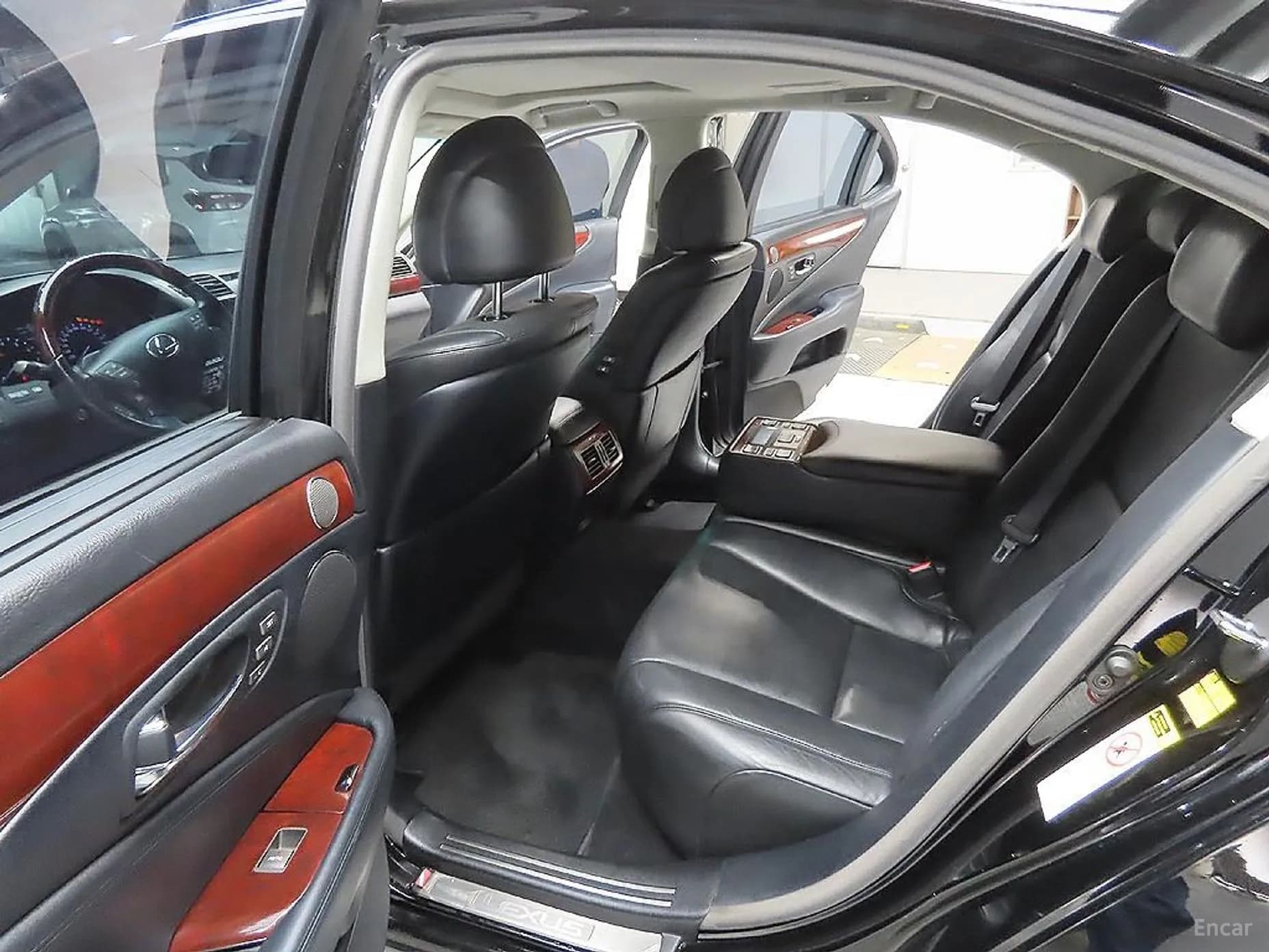 LS460