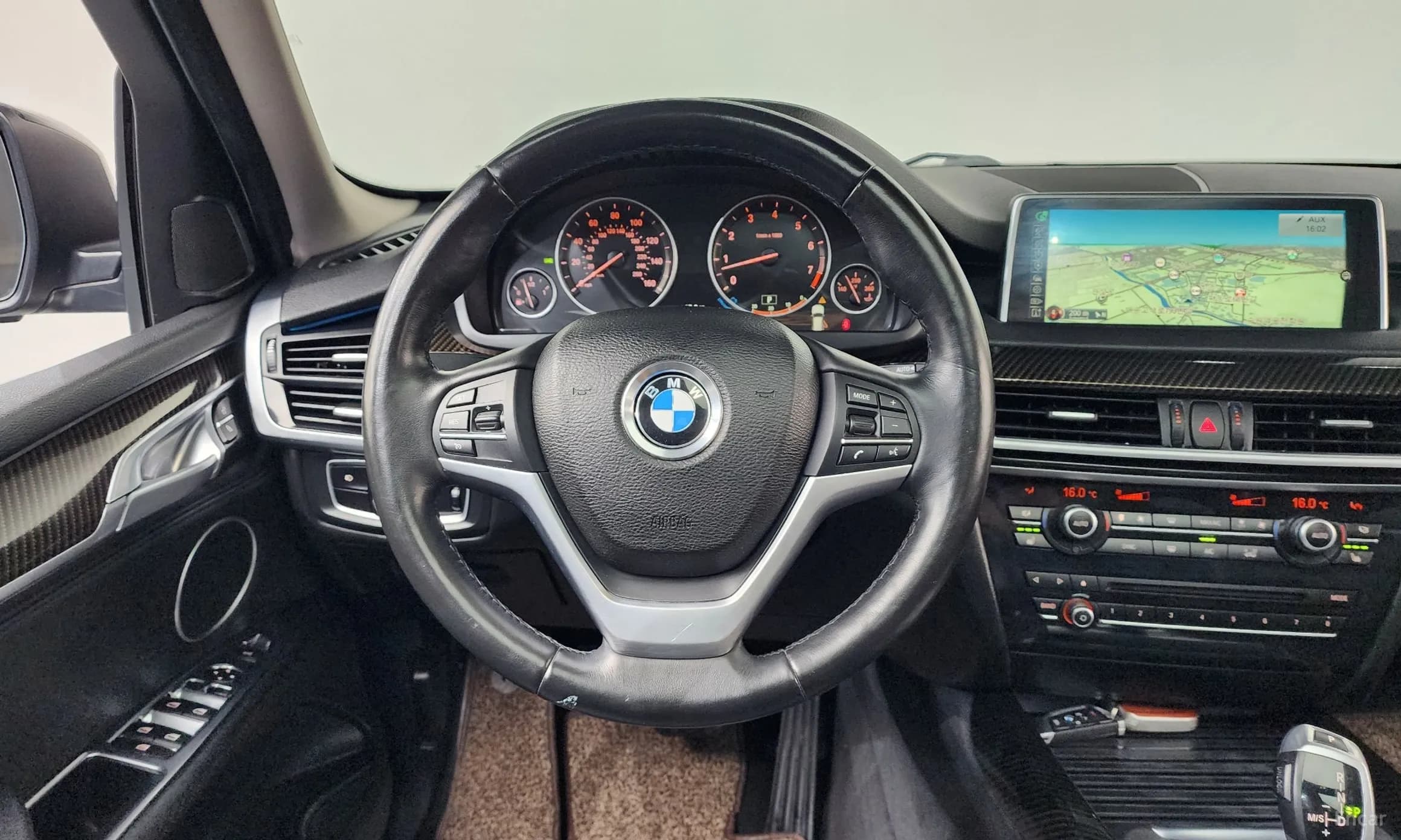 X5 (F15)