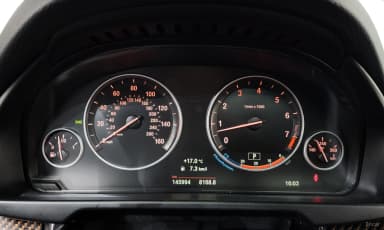X5 (F15)