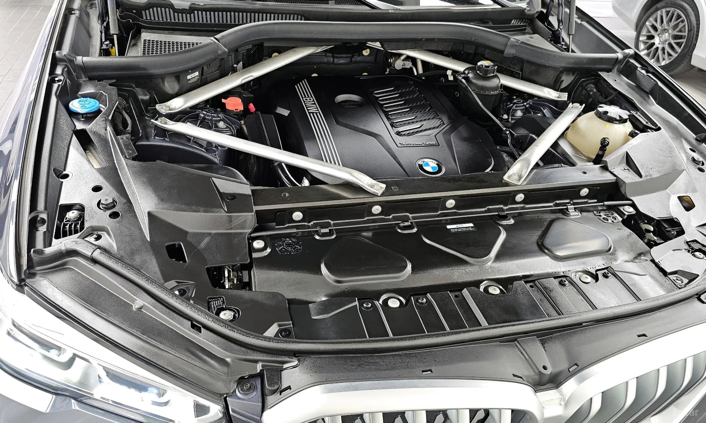 X6 (G06)