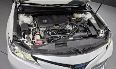 Camry (XV70)