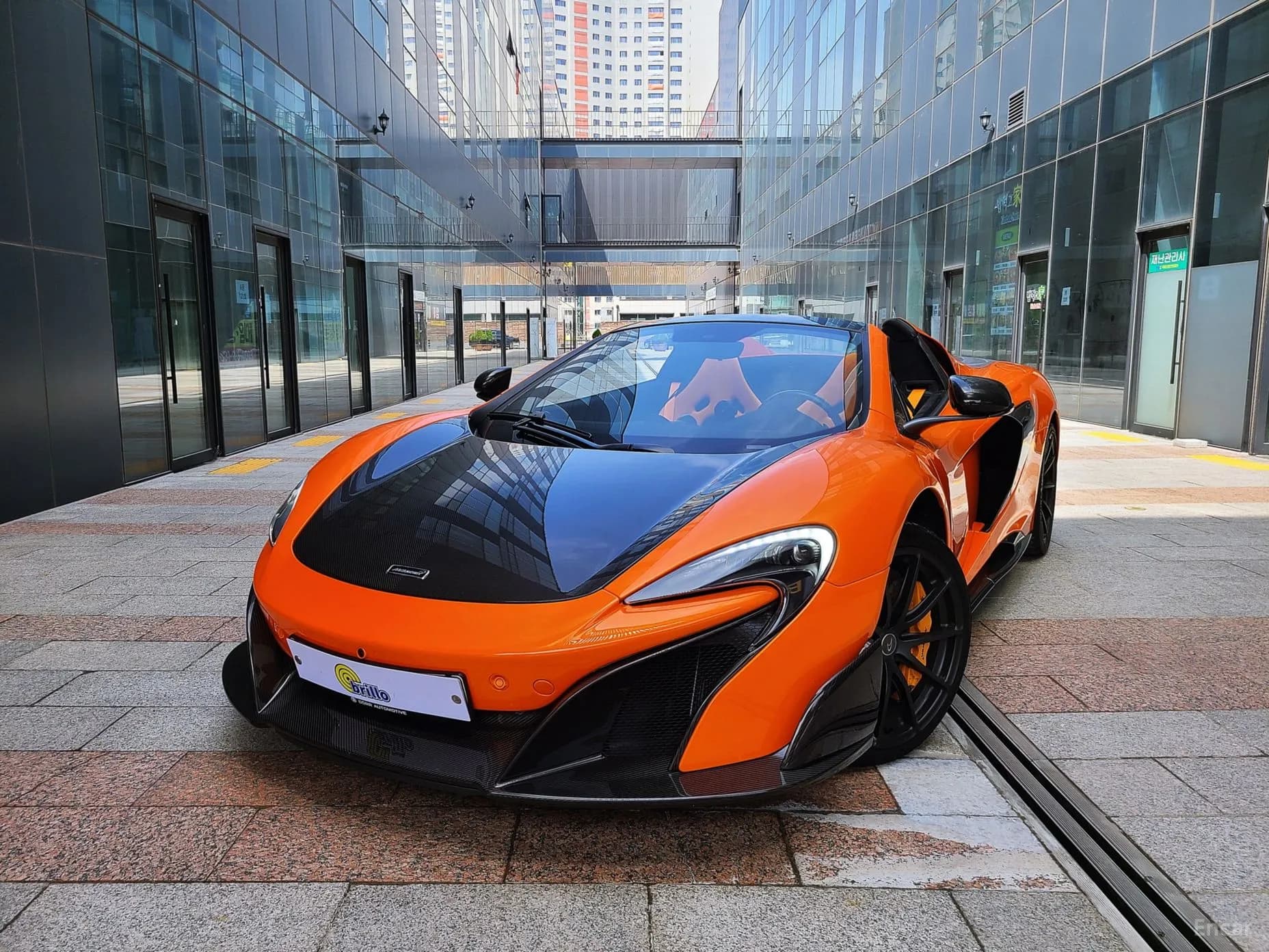 675LT