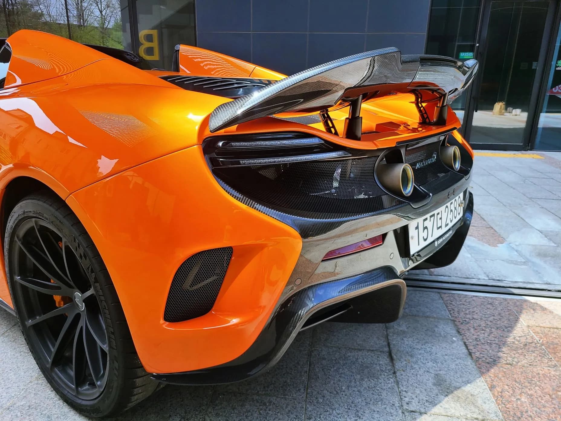 675LT