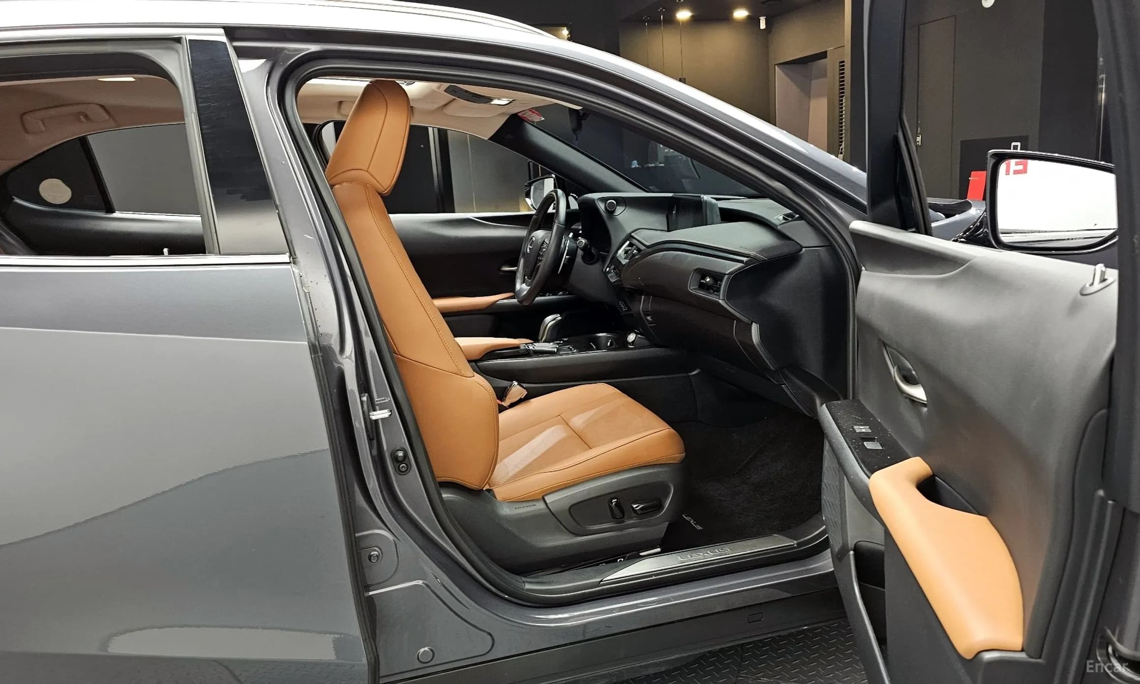UX300e