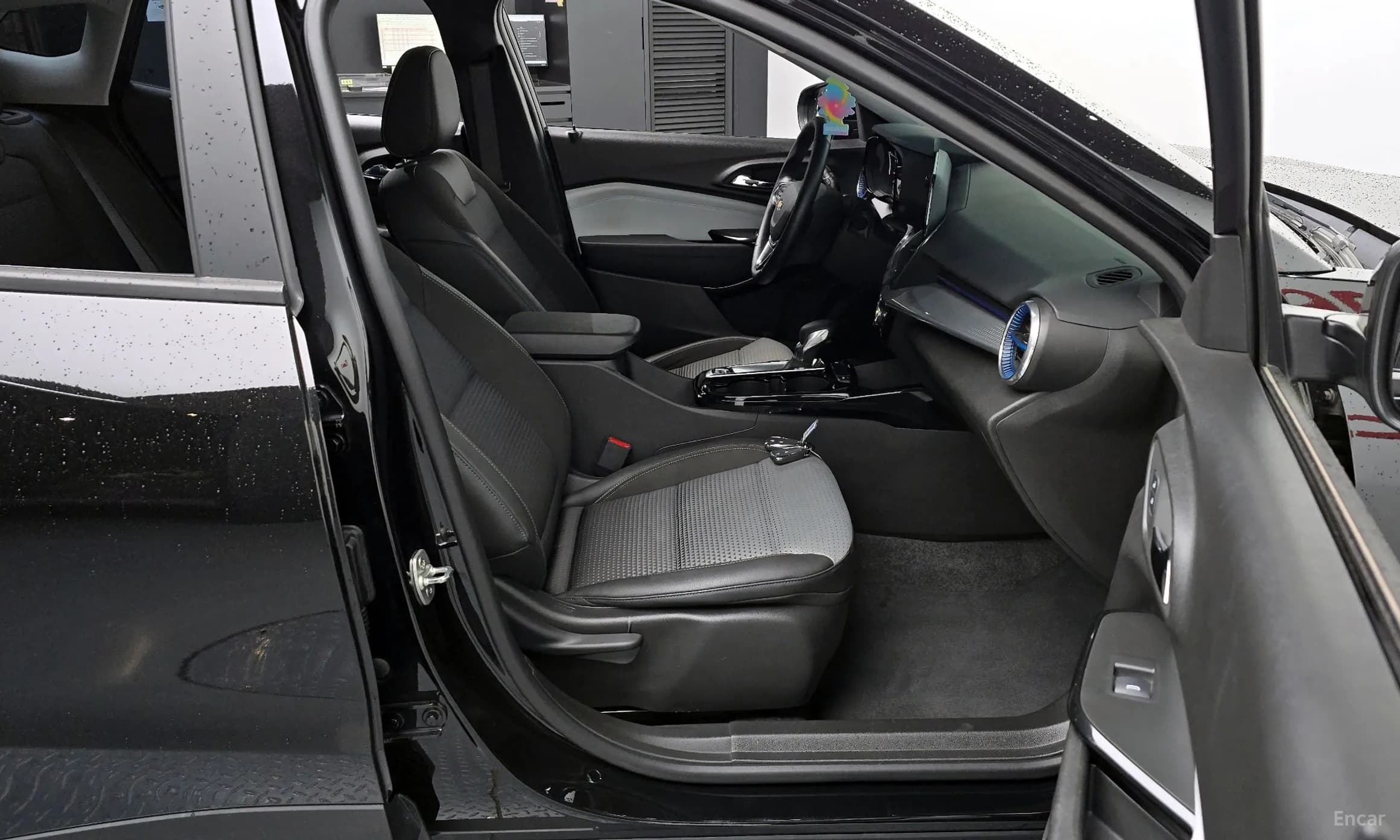Trax Crossover