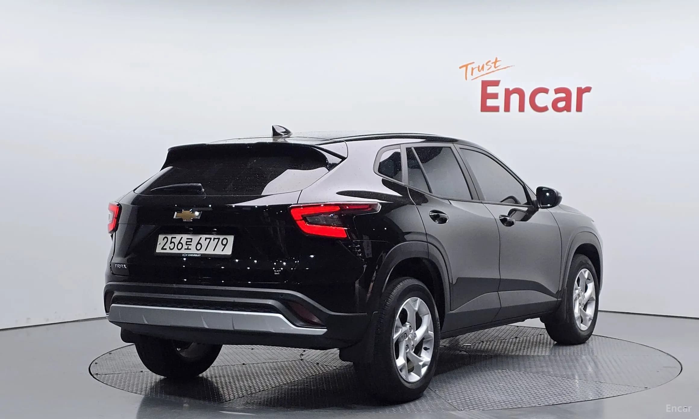 Trax Crossover