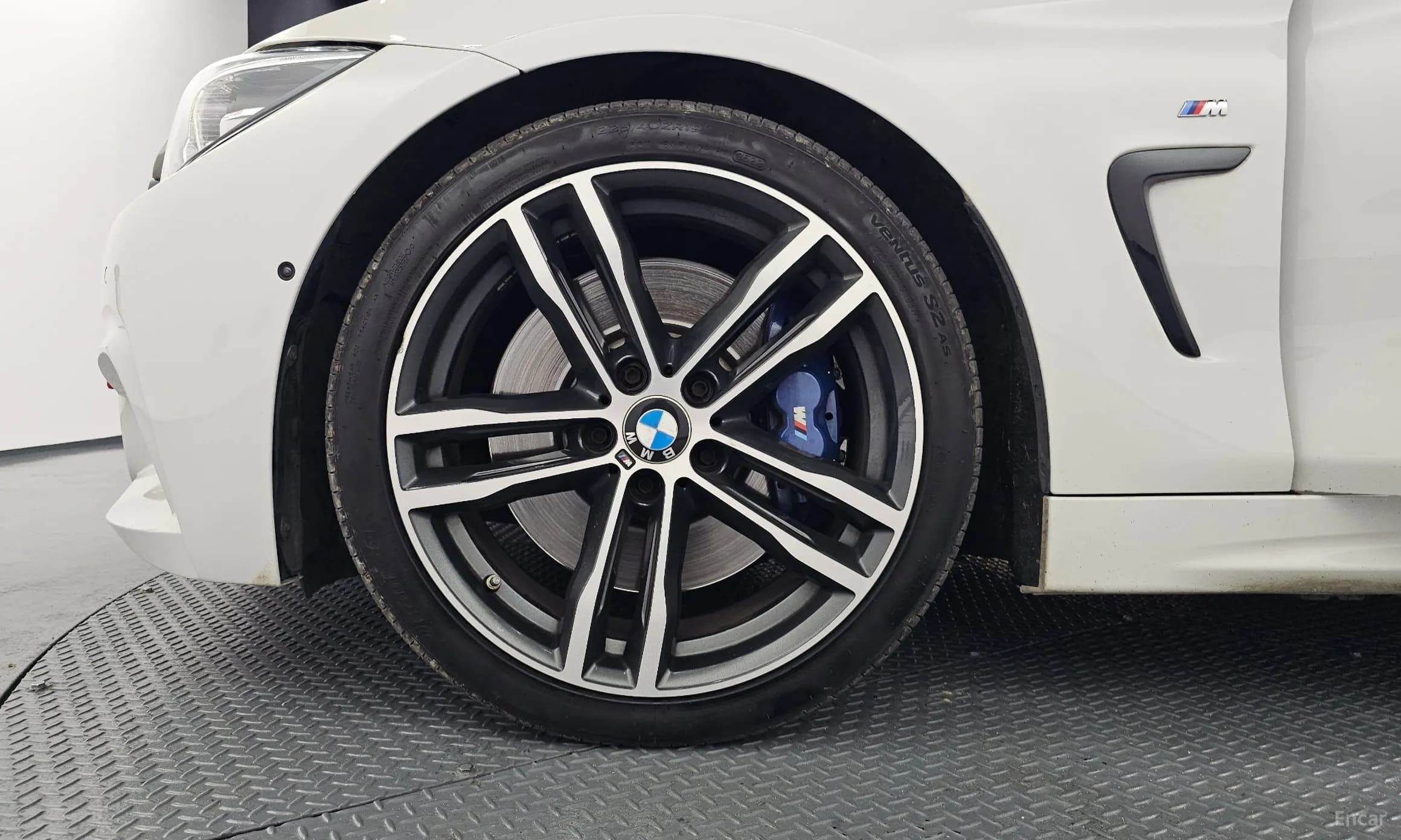 Series 4 (F32)