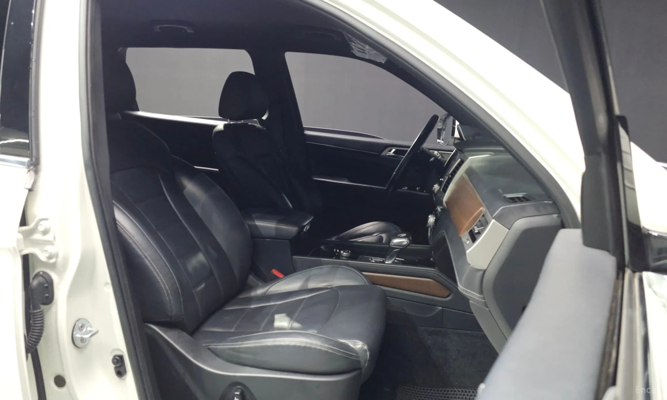 G4 Rexton