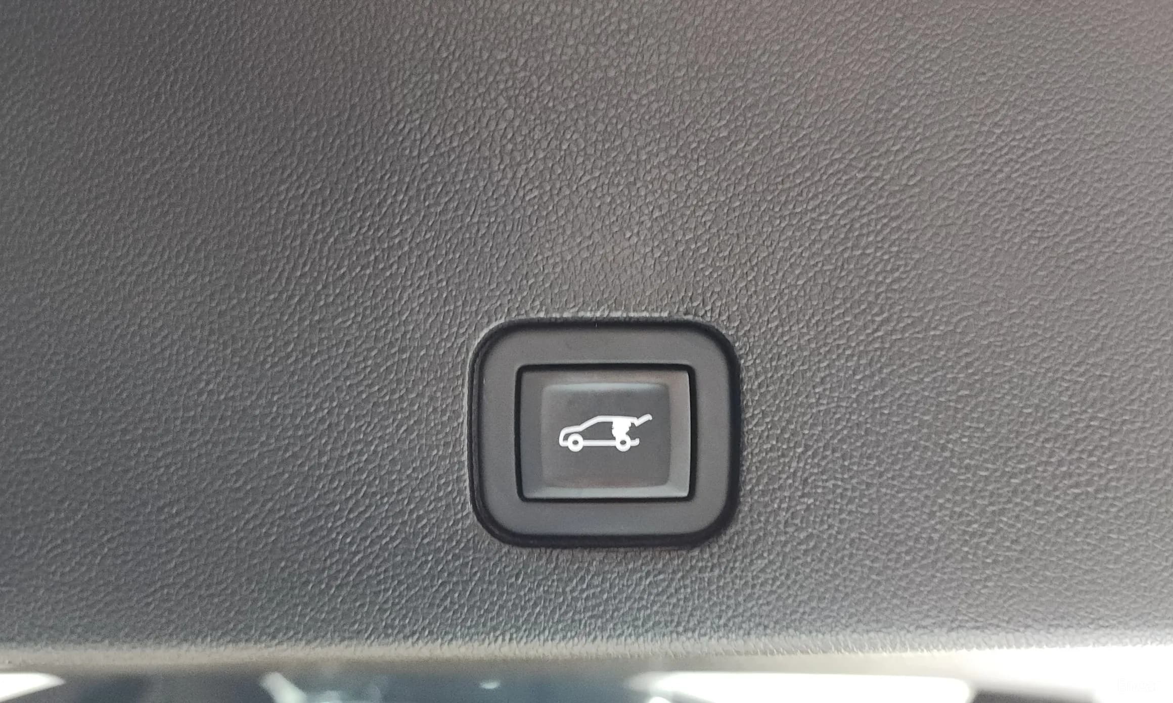 XT6