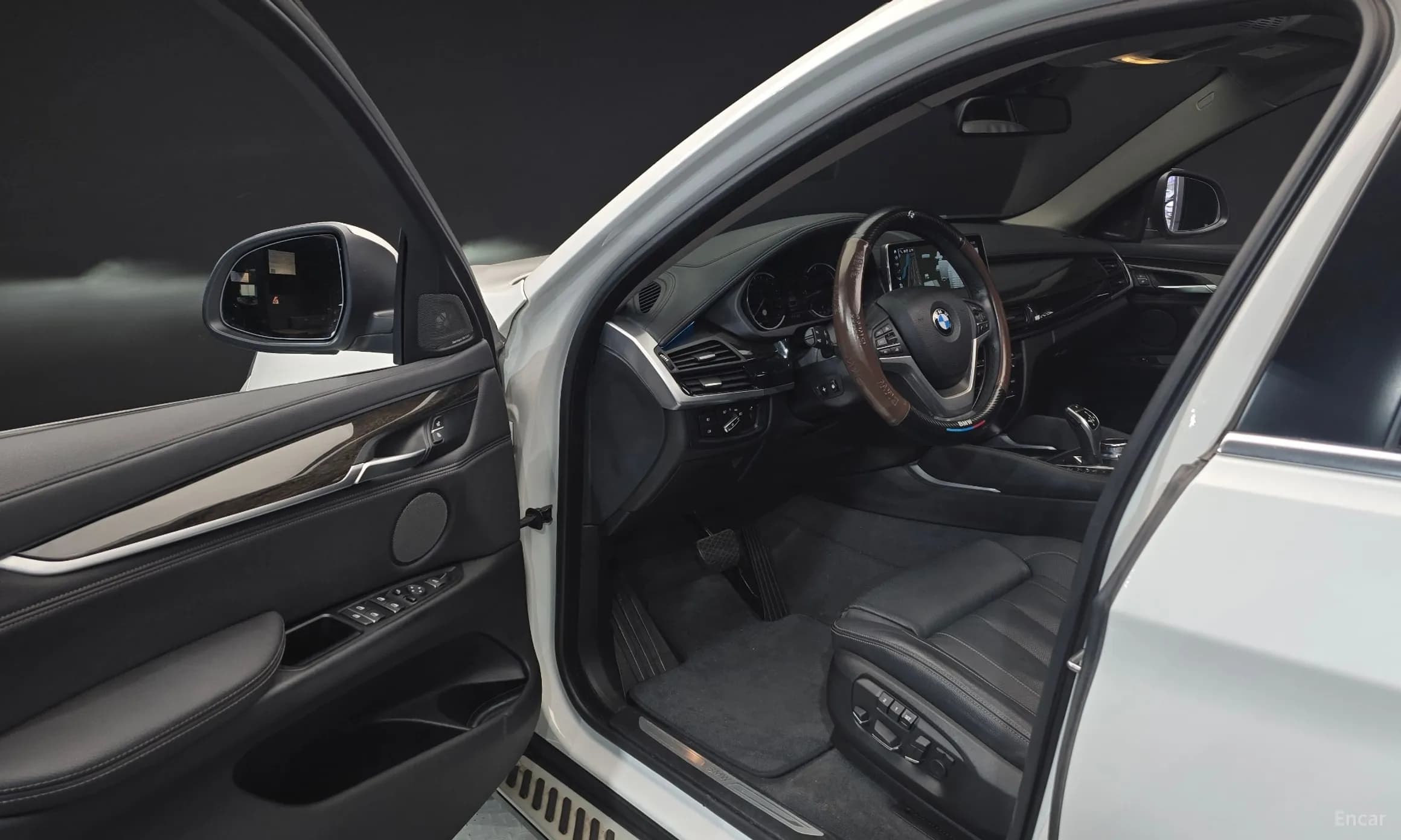 X6 (F16)