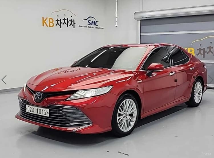Camry (XV70)