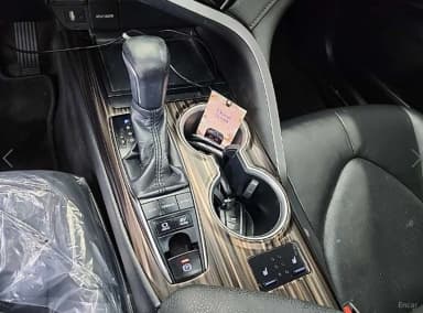 Camry (XV70)