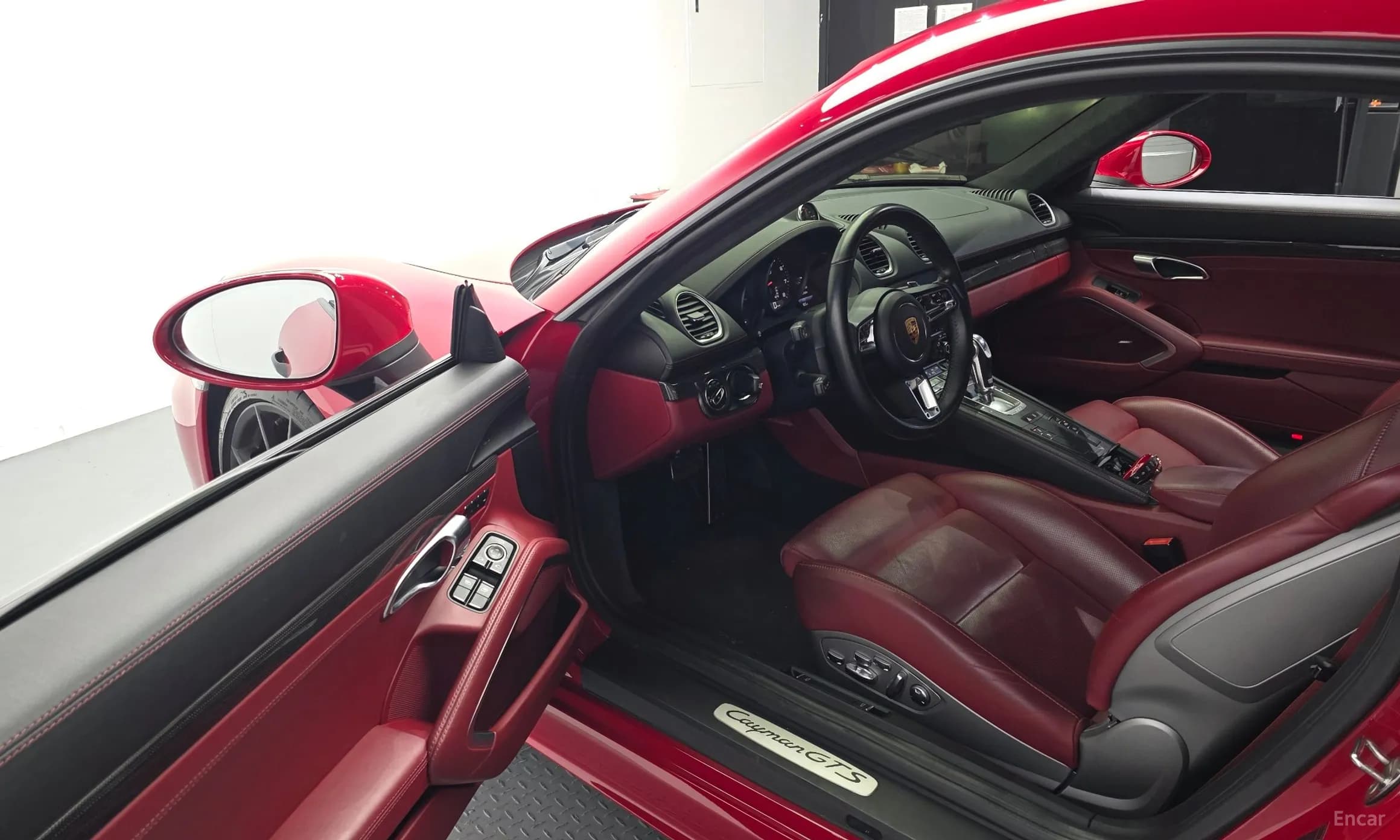 718 Cayman