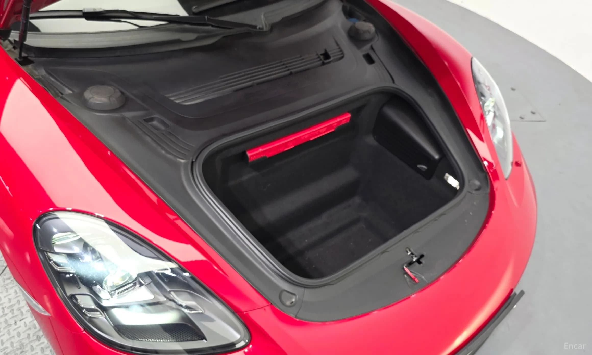 718 Cayman
