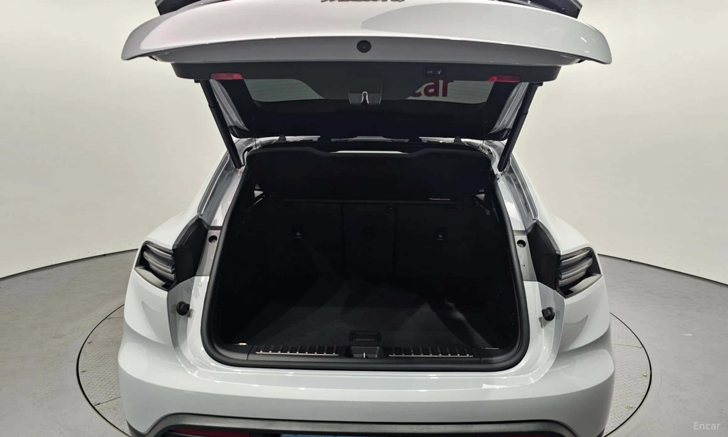 Macan EV