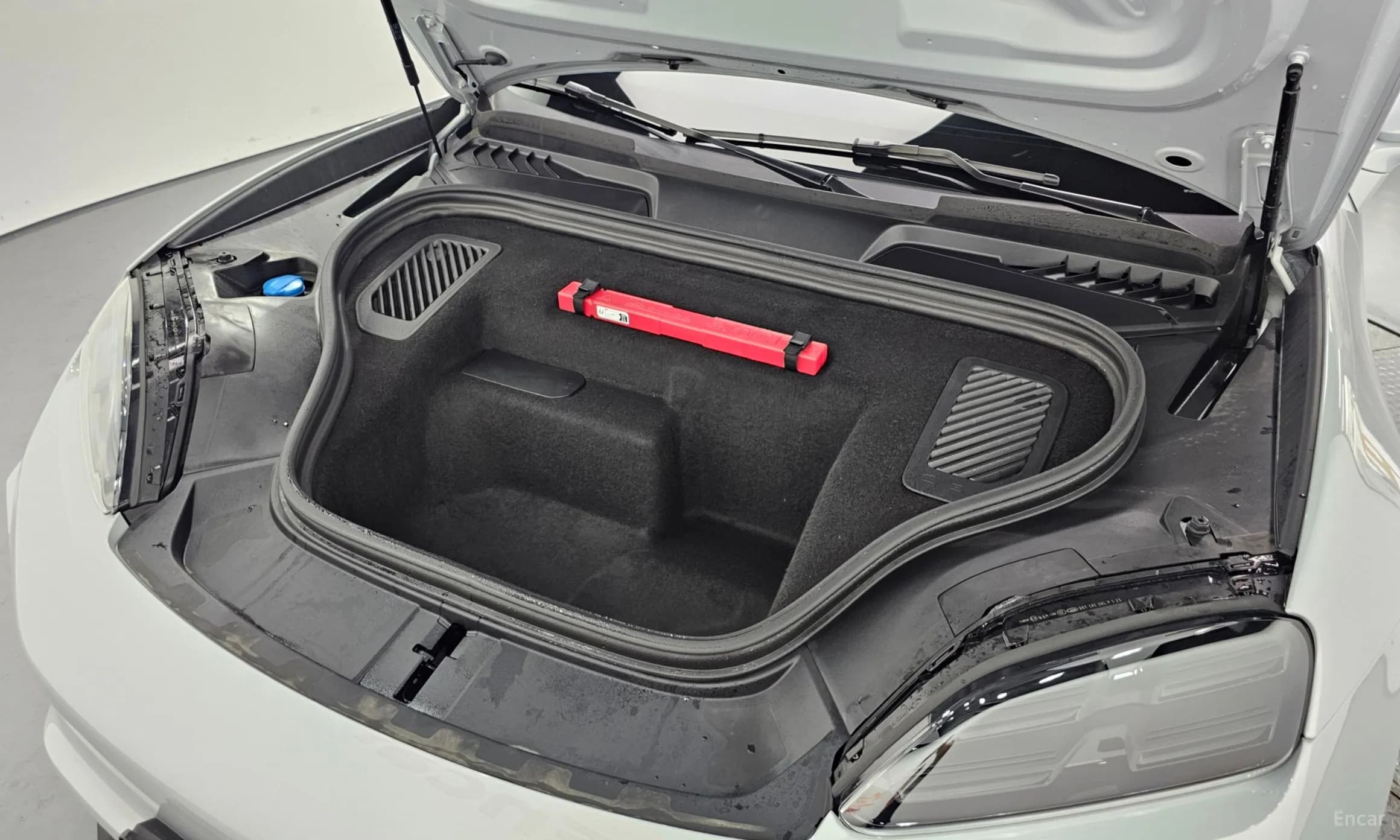 Macan EV