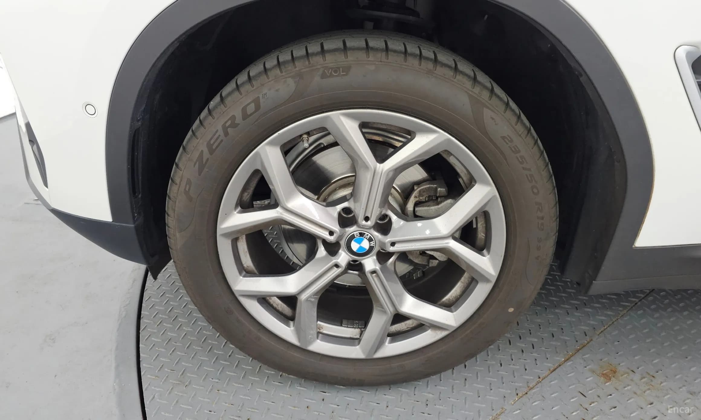 X4 (G02)
