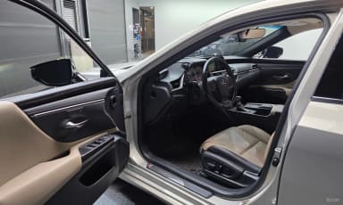 ES300h 7th Generation