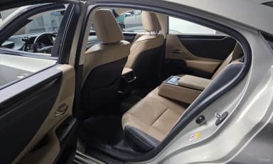 ES300h 7th Generation