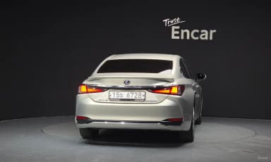 ES300h 7th Generation