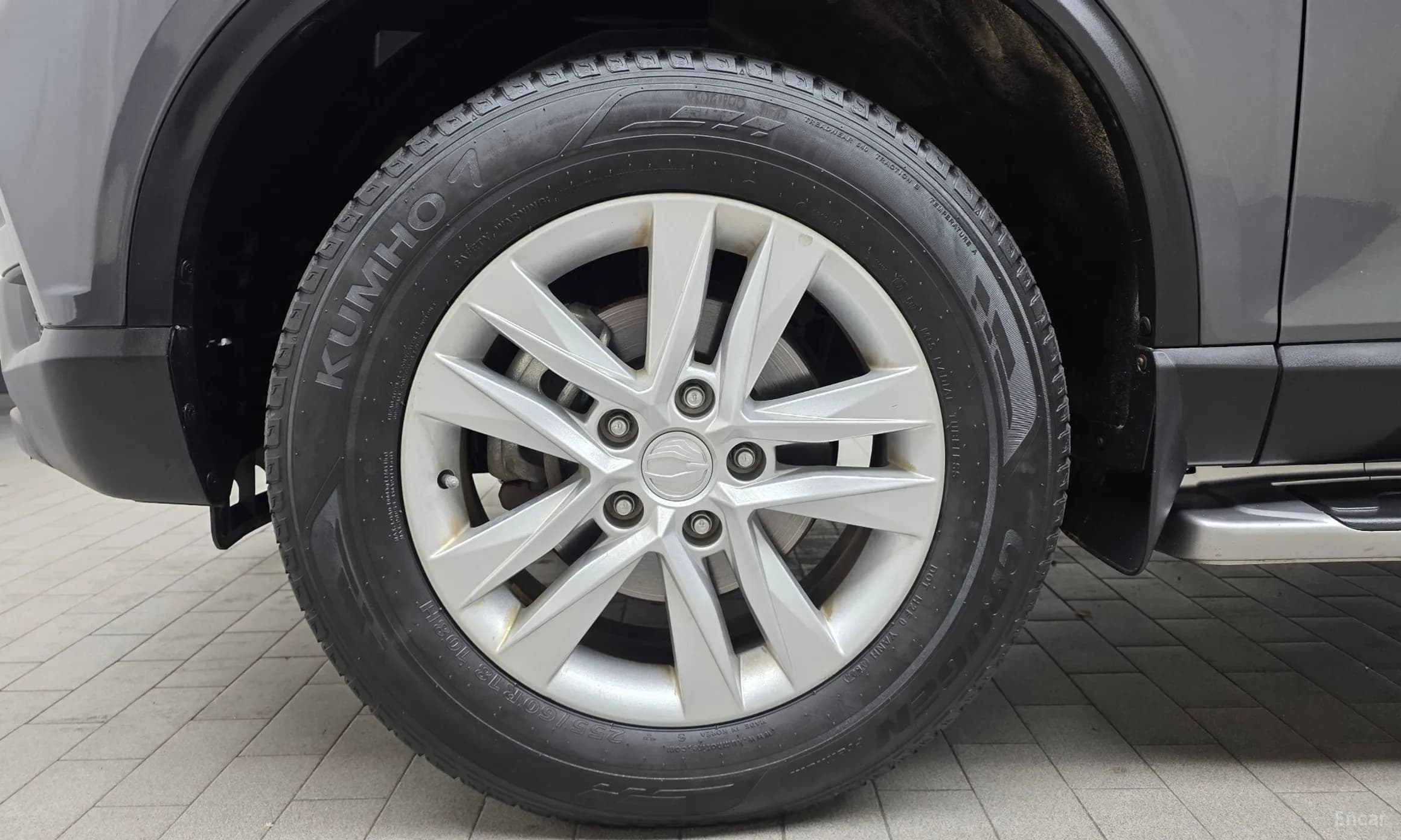 Rexton Sports Khan