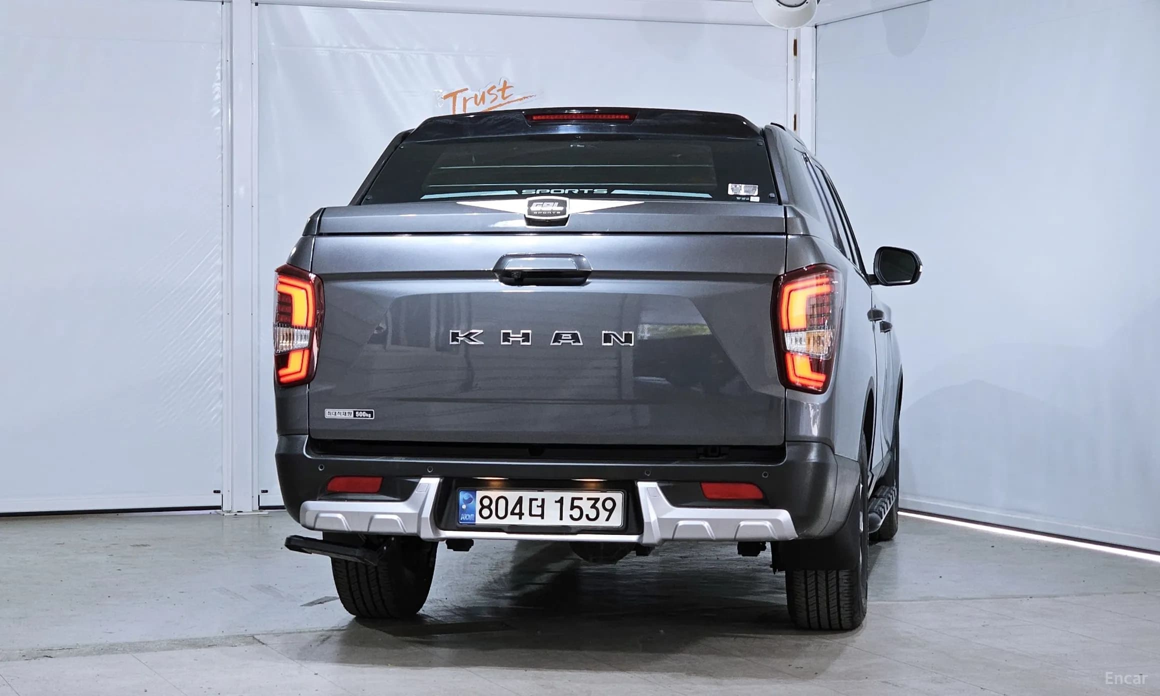 Rexton Sports Khan