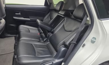Prius V