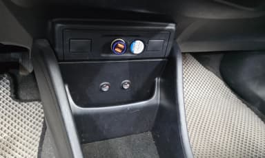 Prius V