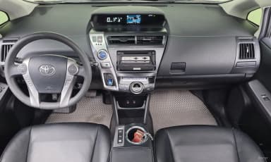 Prius V